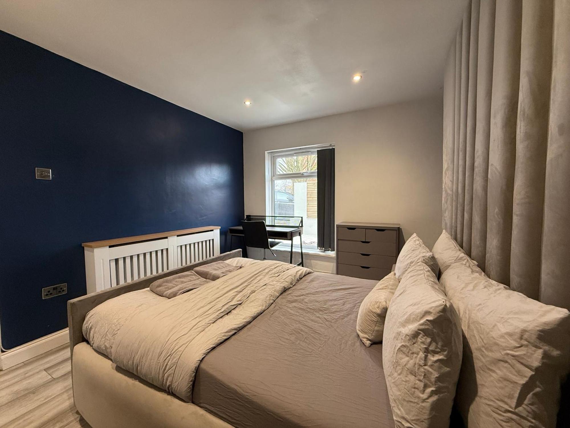 5 Bed Town House Within City Centre And Sleeps Up To 11 With Sky And Netflix Birmingam Exterior foto